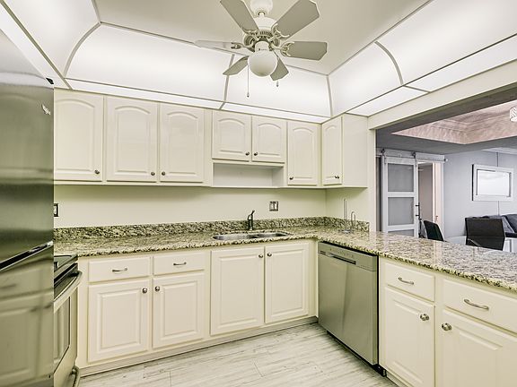 OCEANS 2 CONDOMINIUMS_1806_INTERIOR + AMENITIES-6_05302023