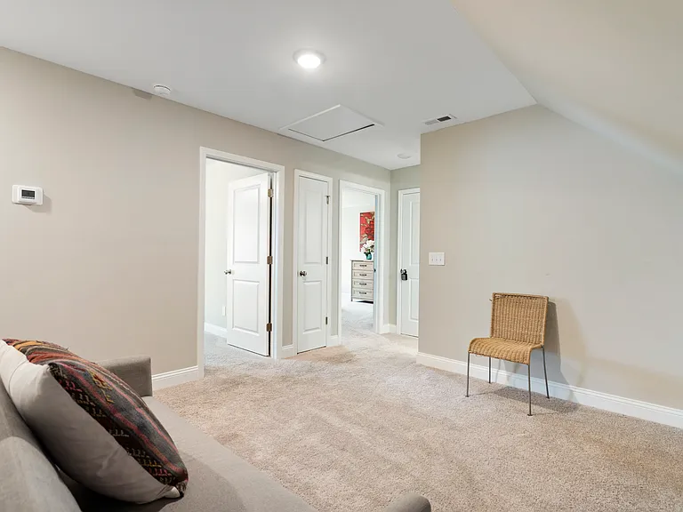 124 Bridge Point Cir — Photo 29