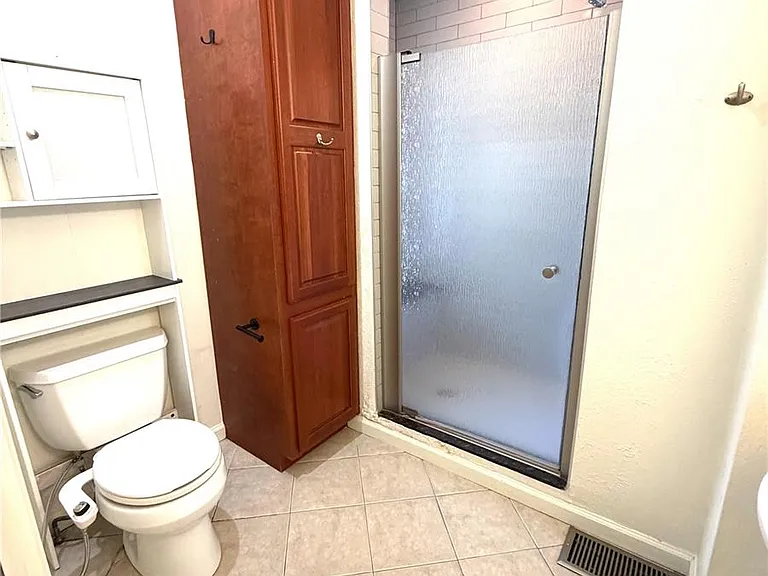 2136 N Lafayette St — Photo 11