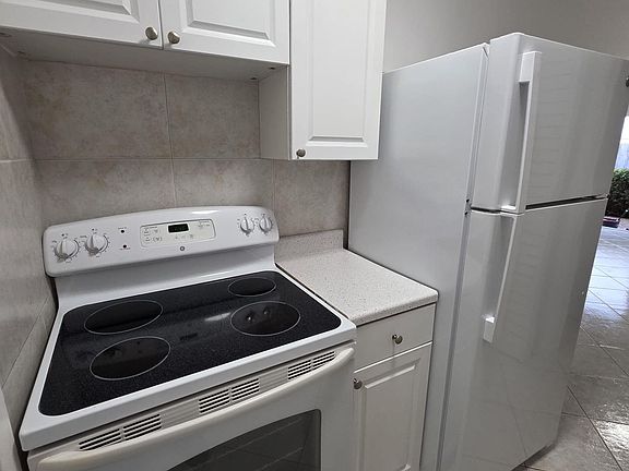 4th image of 1329 NE 17th Ave #3