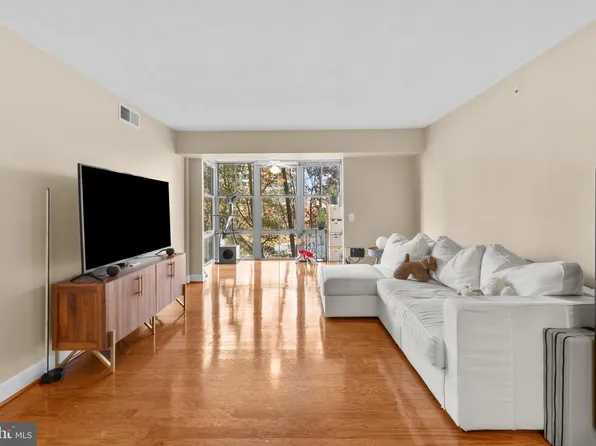 11800 Sunset Hills Rd Unit 409, Reston, VA 20190