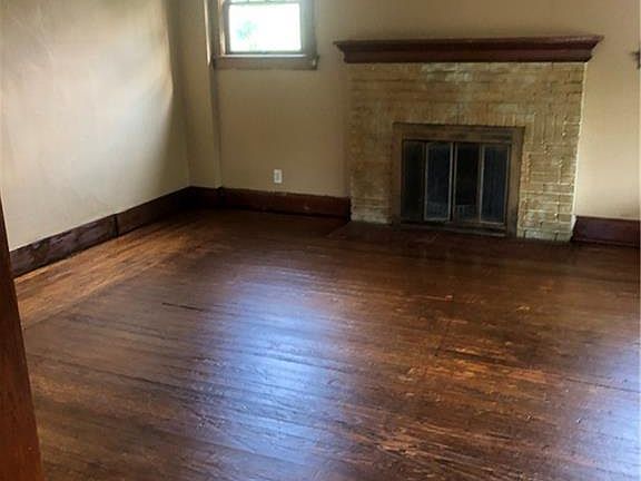 4th image of 2335 Buckeye Cir