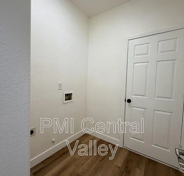 2210 Birchwood Ct — Photo 13