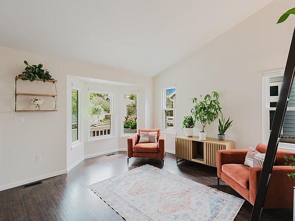 3rd image of 8433 Tabor Cir