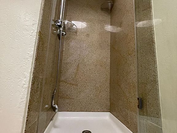 4th image of 427-429-427A Filbert St #427A