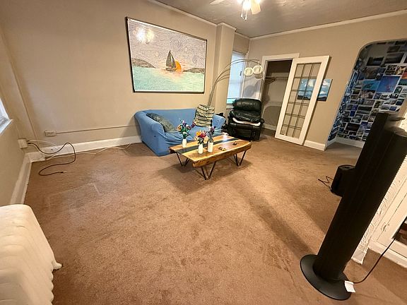5th image of 3953 N Maryland Ave APT 11