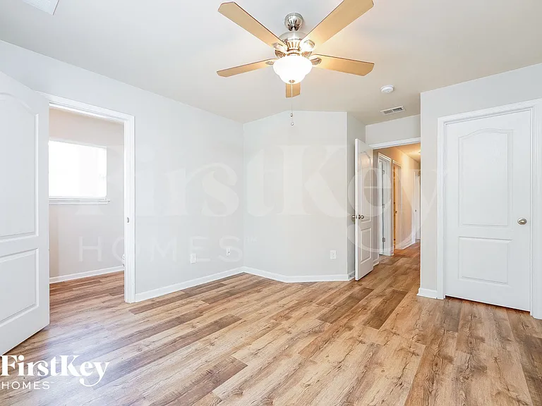 134 Coosawatchie St — Photo 8