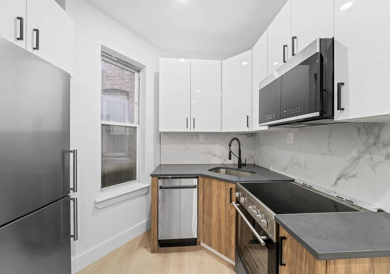 514 E188 BH LLC — Photo 2