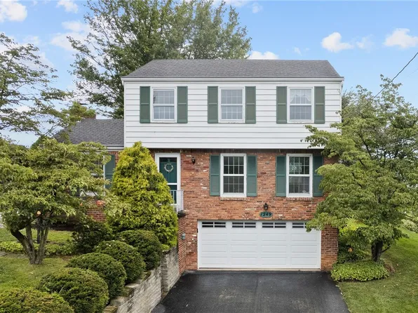 1249 Cairn Dr, Bethel Park, PA 15102