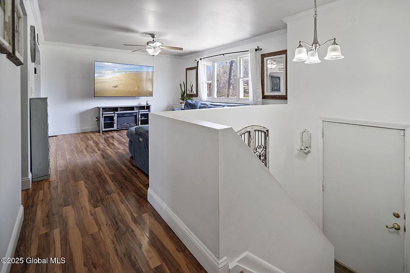 5th image of 277 Lower Newtown Road