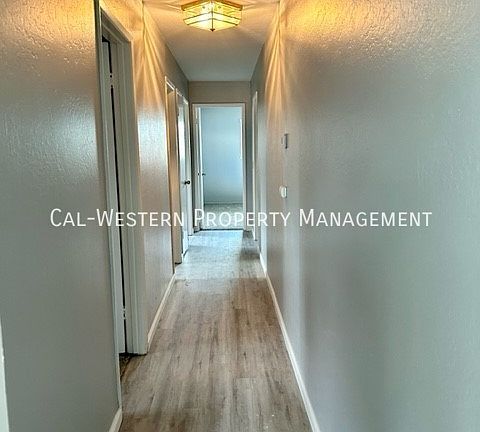 4th image of 1115 Greenbriar Ave