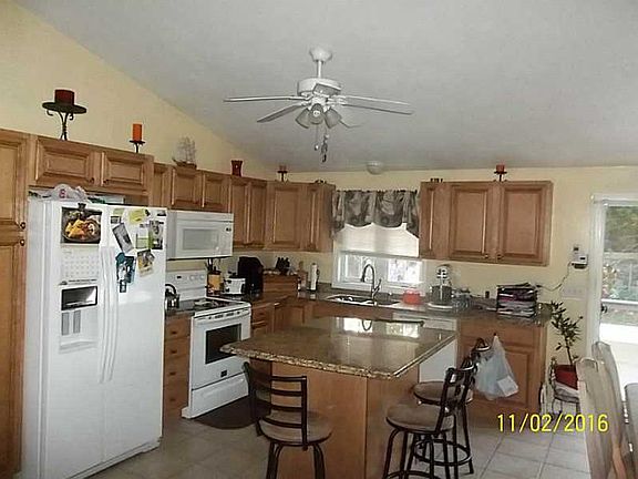 2nd image of 78 Vineyard Ave