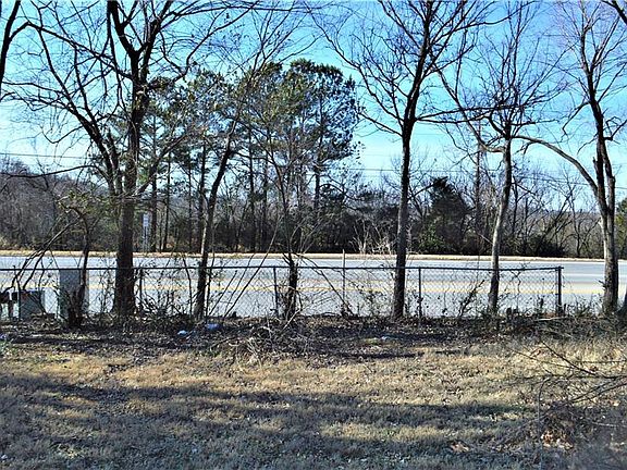 3rd image of 3050 S School Ave