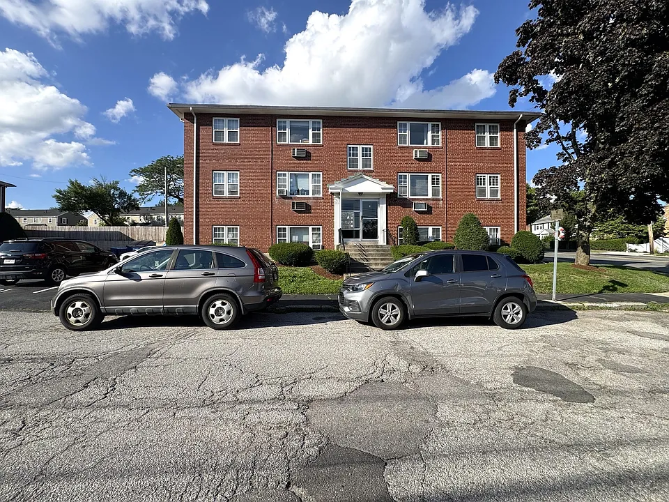 5 Carey Ave #G1