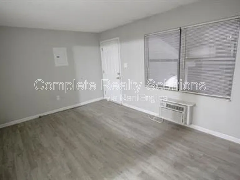 790 Country Aire Ct #205 — Photo 5
