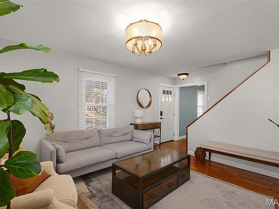 2nd image of 7062 Winona Ave