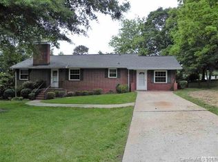 104 27th Avenue Dr NW, Hickory, NC 28601