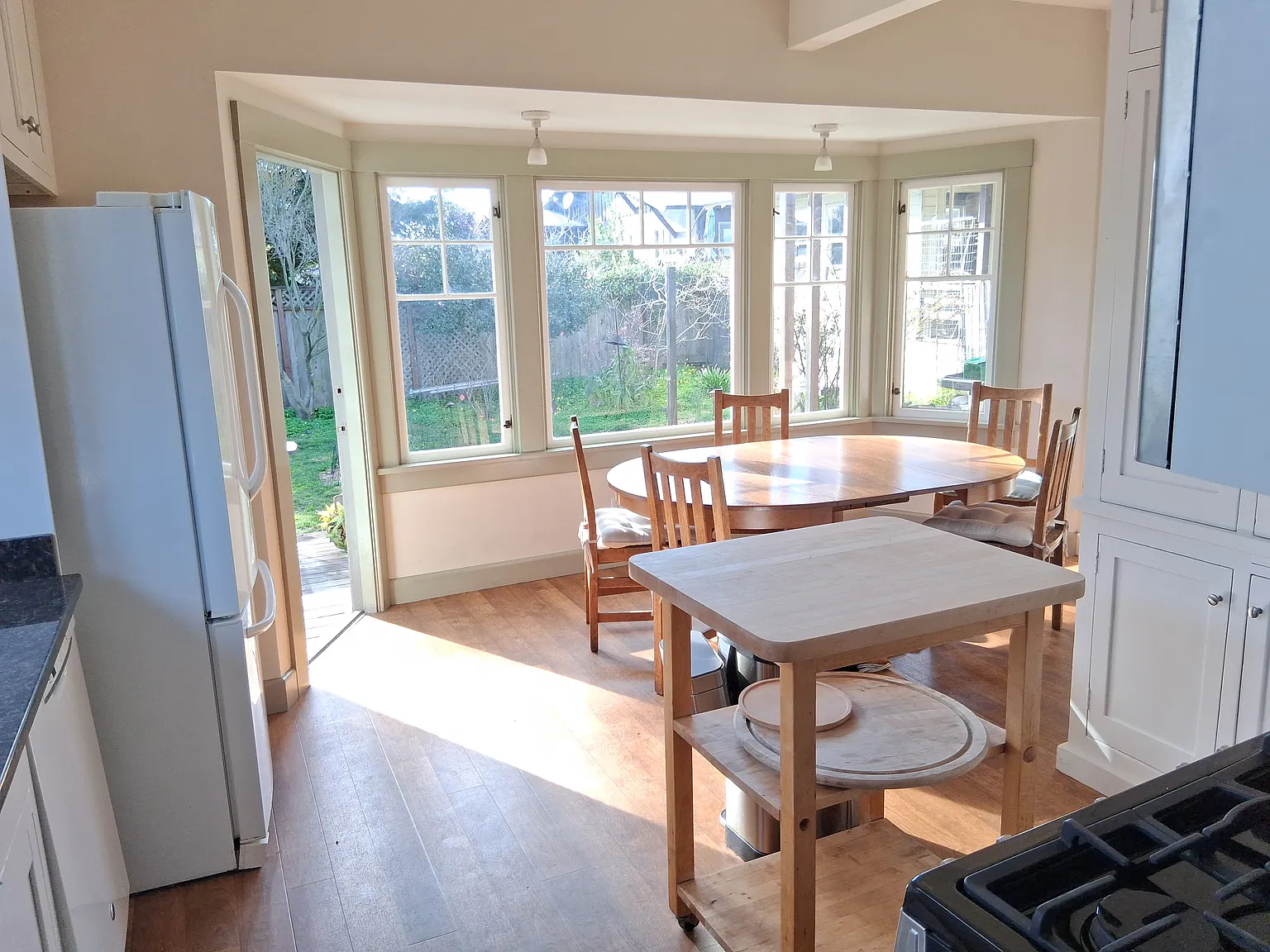 4 bed, 3.5 bath, 6000 sqft, $1,600 — Photo 1