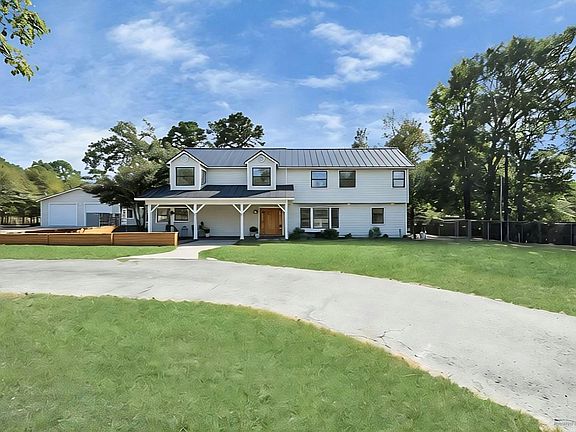 3rd image of 15235 Capitol Hill Rd