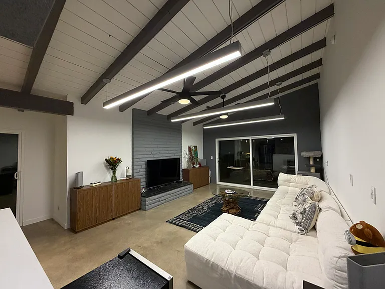 22701 Martha St — Photo 32