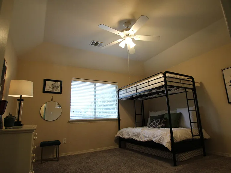 1716 Winding Hollow Ln — Photo 15
