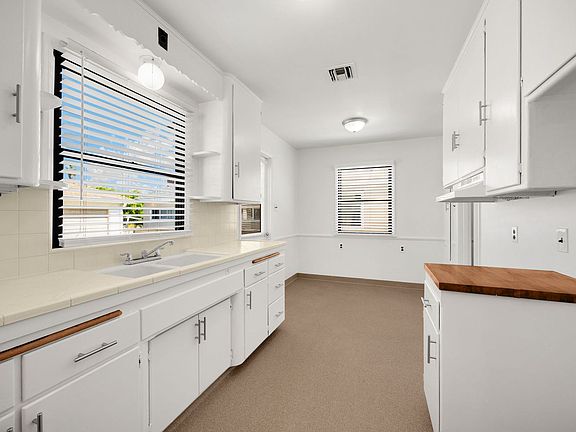 5th image of 9633 Florpark St