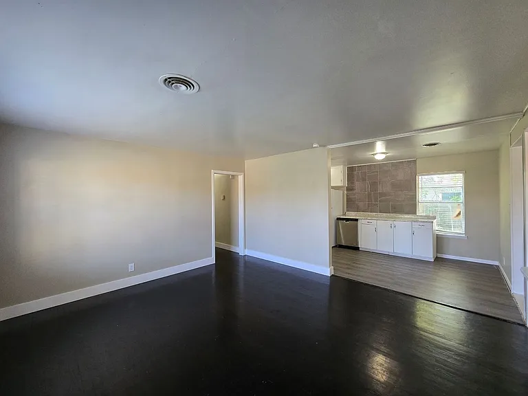 208 W Anderson Ave — Photo 8