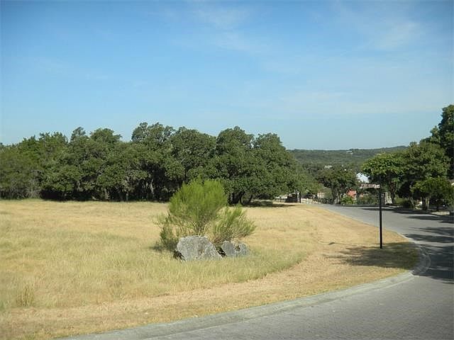 1st image of 490 Kings Dr