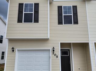 205 Shallowbag Bay Ln, Jacksonville, NC 28546