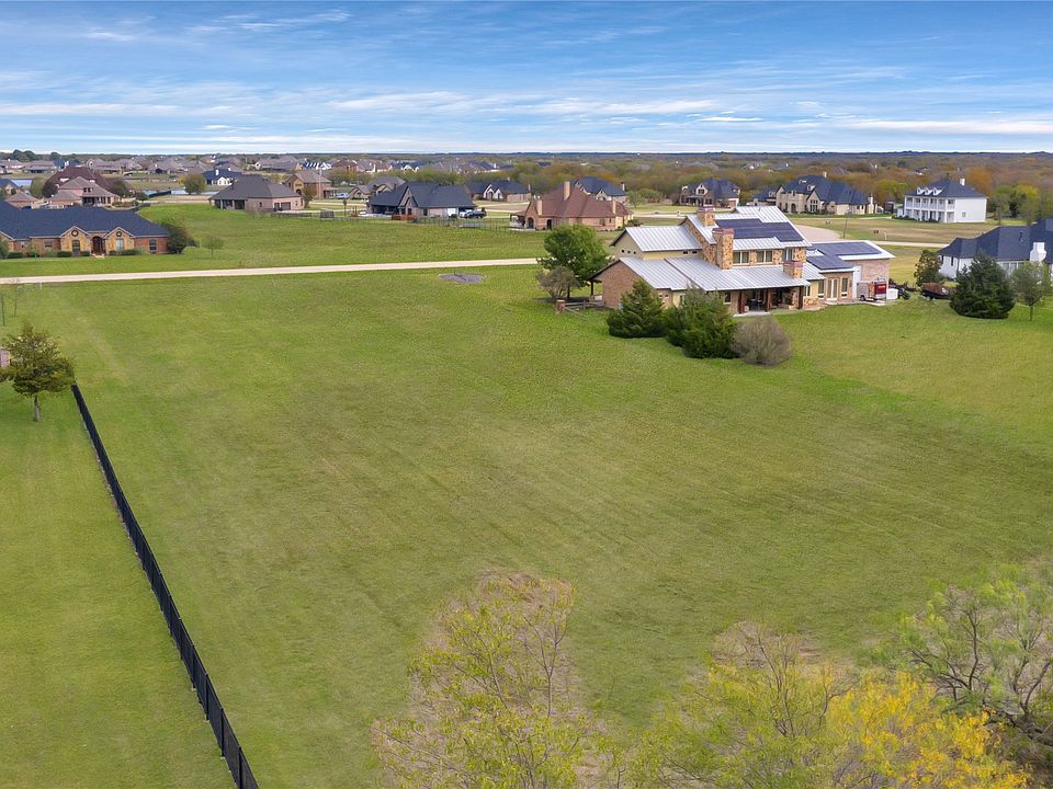 1st image of 2660 Wincrest Dr