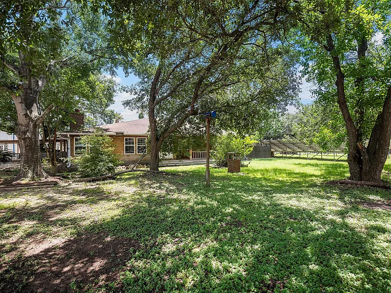 18718 Vickers Rd — Photo 31