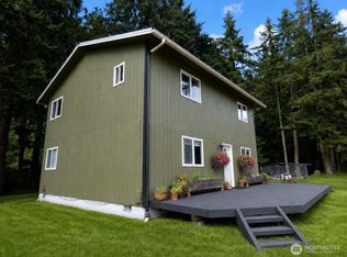 41 Full Moon Trl, Port Angeles, WA 98363