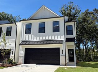 7477 Clover Ln, Flowery Branch, GA 30542
