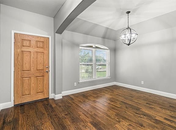 2nd image of 102 Shadybrook Dr