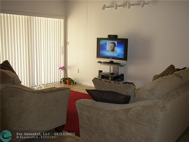2nd image of 1100 Summit Place Cir APT A