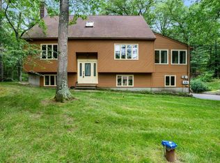 94 Baboosic Lake Rd, Amherst, NH 03031