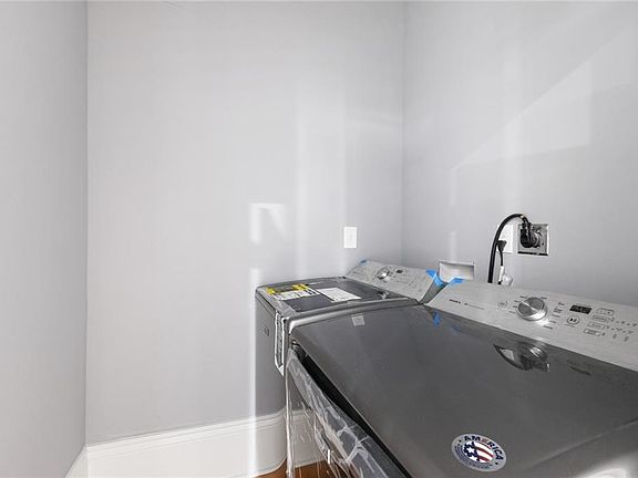 3rd image of 2232 Cadiz St