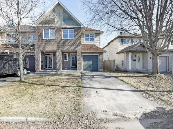 203 Bradwell Way, Ottawa, ON K1T 4J4