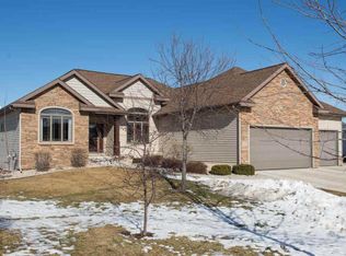 1202 Stone Edge Ct, Waunakee, WI 53597