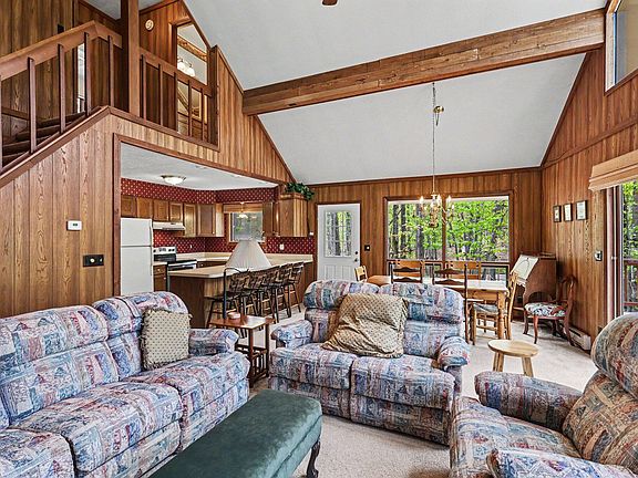 3rd image of 1155 Cardinal Ct