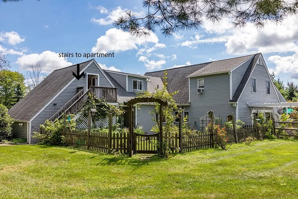 1 bed, 1100 sqft, $2,500 — Photo 3
