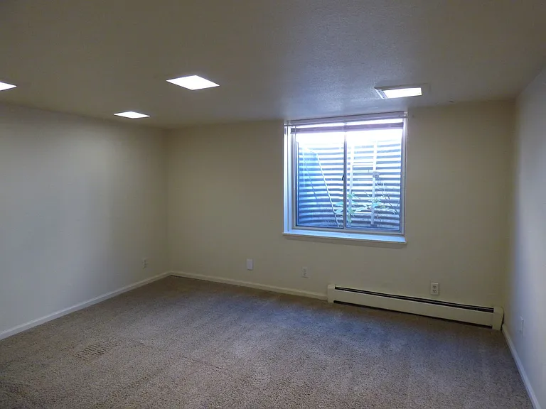 609 Terry Street — Photo 9