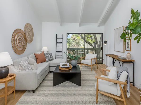 35 Dearborn Pl APT 64, Goleta, CA 93117