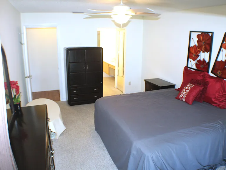 1082 Keystone Dr #C — Photo 11