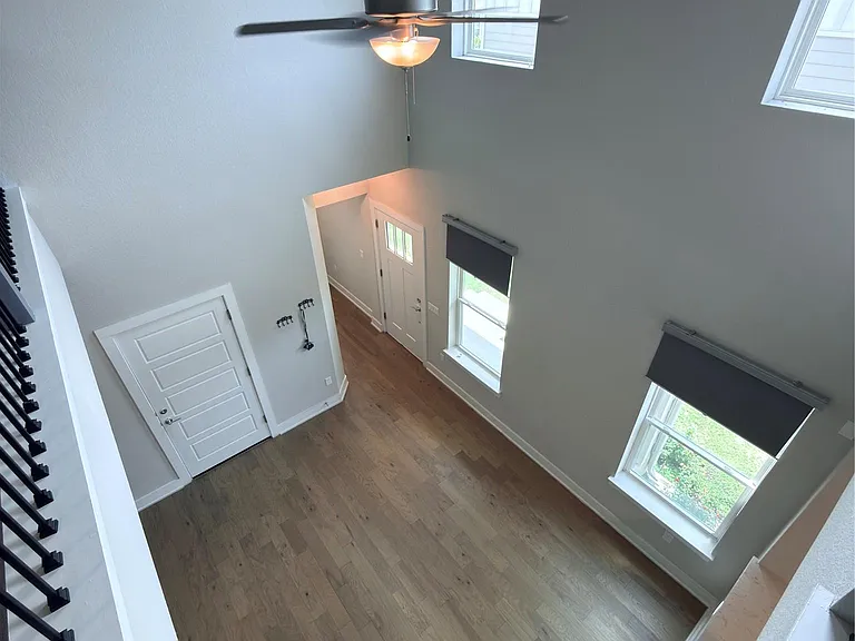 11216 Gadsen Ln — Photo 33