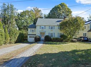 8 Craven Ln, White Plains, NY 10605
