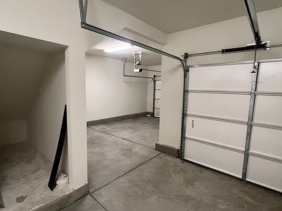 5th image of 1501 E Laurelwood Dr