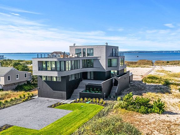 2nd image of 780 Dune Rd
