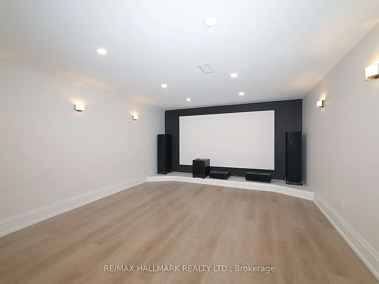 58 Pickett Cres — Photo 37