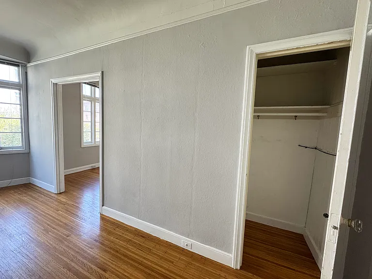 1755 Franklin St — Photo 10